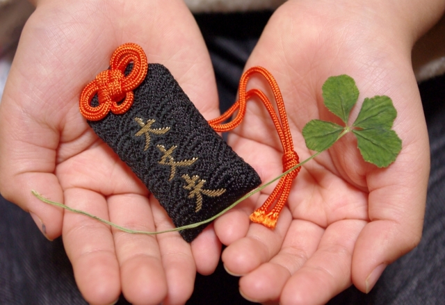 みえ婚オリジナルサービス｜ご入会時に贈るご利益たっぷりのお守りとは？